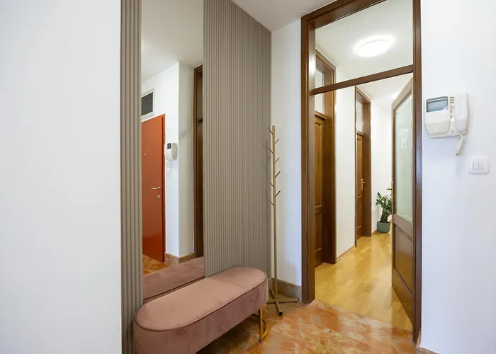 Marivi - Luxury Above The Znjan سبليت