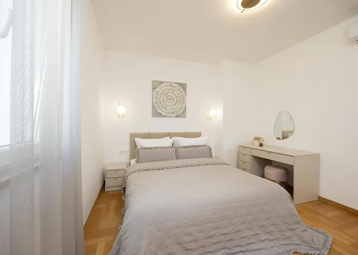 Marivi - Luxury Above The Znjan شقة *