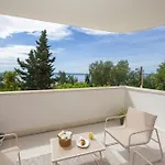 Marivi - Luxury Above The Znjan Apartman Split