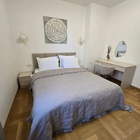 Apartment Marivi - Luxury Above The Znjan *