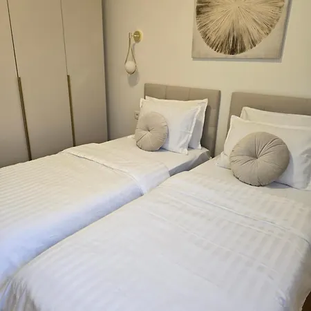 Apartment Marivi - Luxury Above The Znjan