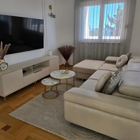 Marivi - Luxury Above The Znjan Apartment