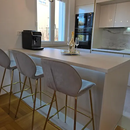 Apartment Marivi - Luxury Above The Znjan Split