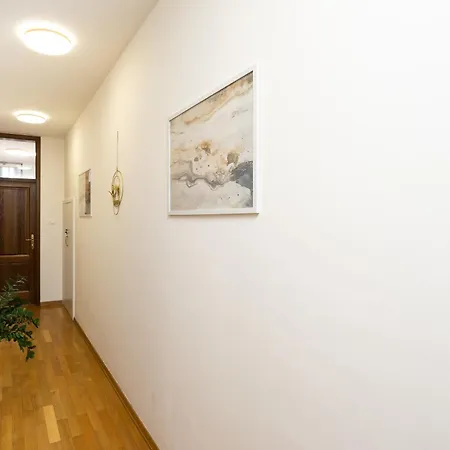Marivi - Luxury Above The Znjan Apartamento