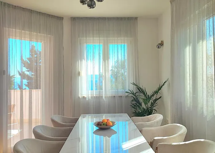 Marivi - Luxury Above The Znjan Split