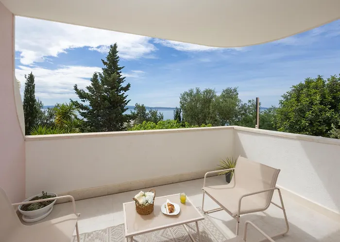 Marivi - Luxury Above The Znjan Apartman Split