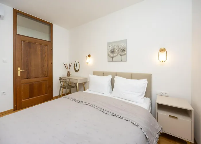 Marivi - Luxury Above The Znjan