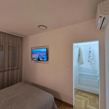 Marivi - Luxury Above The Znjan *