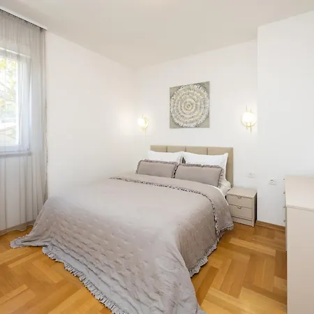 Marivi - Luxury Above The Znjan Апартаменты