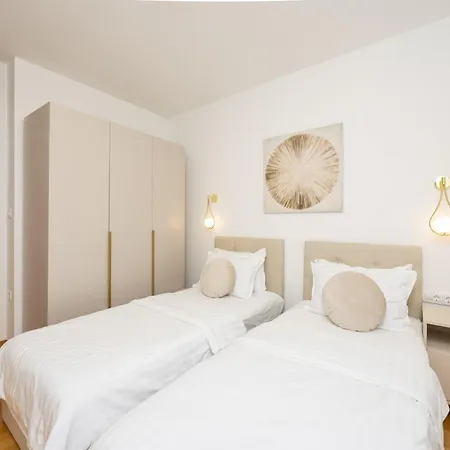 Marivi - Luxury Above The Znjan Сплит